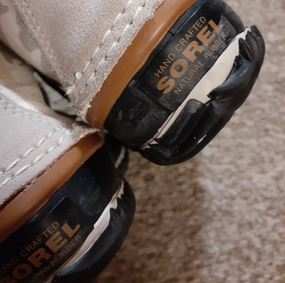 Sorel waterproof boots - Picture 7 of 10
